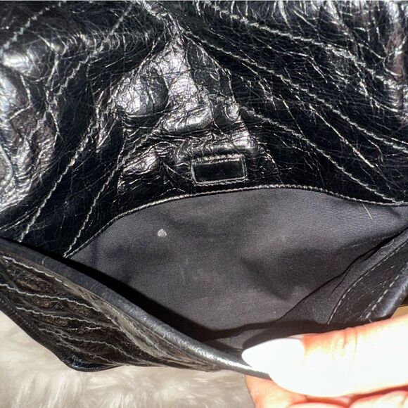 YSL Niki Baby Medium Quilted Crinkled-leather Shoulder Bag - Picture 15 of 16